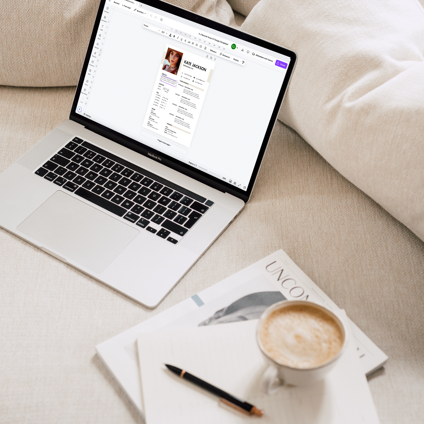 Eenvoudig te bewerken Modern CV sjabloon, met contactinformatie en werkervaring